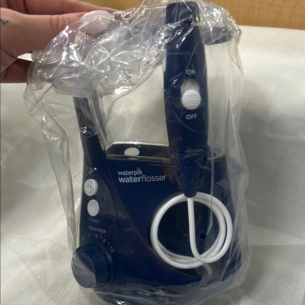 Waterpik Aquarius HydroPulseur Oral Irrigator - Blue - Picture 2 of 5